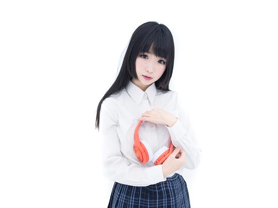 日系大廠 Pioneer 旗艦級音樂耳機 Superior Club Sound 卓越派對音質系列 2014 正式登臺，分別具備不同個性的四款旗艦款耳機打造私人專屬聽覺饗宴，街頭潮流的 SE-MX7 頭戴式耳機，詮釋卓越派對音質。