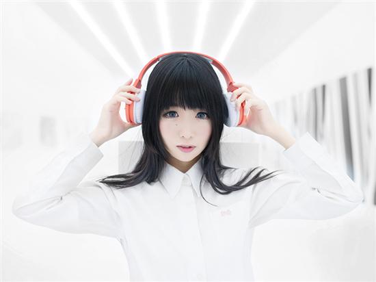 日系大廠 Pioneer 旗艦級音樂耳機 Superior Club Sound 卓越派對音質系列 2014 正式登臺，分別具備不同個性的四款旗艦款耳機打造私人專屬聽覺饗宴，街頭潮流的 SE-MX7 頭戴式耳機，詮釋卓越派對音質。