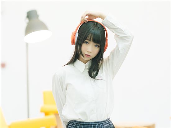 日系大廠 Pioneer 旗艦級音樂耳機 Superior Club Sound 卓越派對音質系列 2014 正式登臺，分別具備不同個性的四款旗艦款耳機打造私人專屬聽覺饗宴，街頭潮流的 SE-MX7 頭戴式耳機，詮釋卓越派對音質。