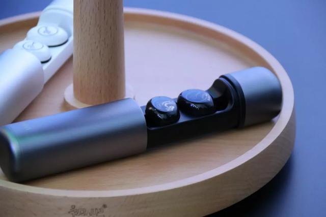新品丨首款磁吸無線充電降噪耳機，惠威五款重磅新品發佈
