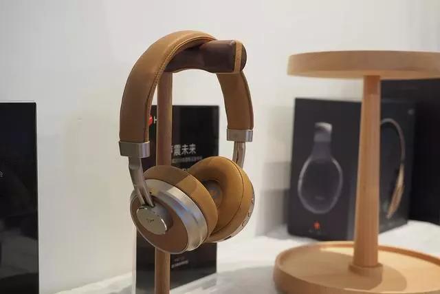 新品丨首款磁吸無線充電降噪耳機，惠威五款重磅新品發佈